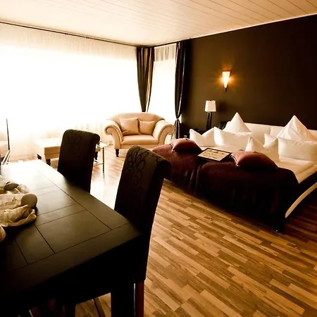 Maravilla Beauty & Spa מלון